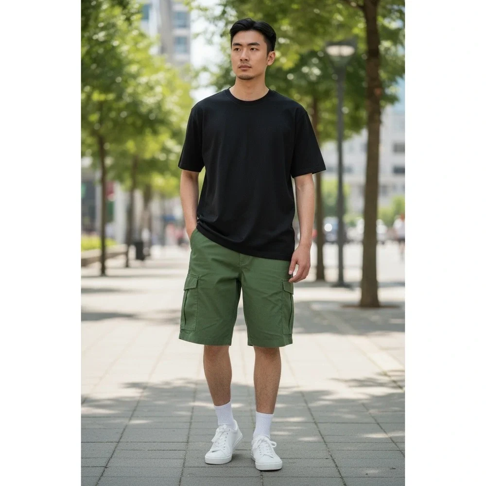 811 Eddie Bauer Mens Cargo Shorts Green Utility Size 34 NWT few string issues.